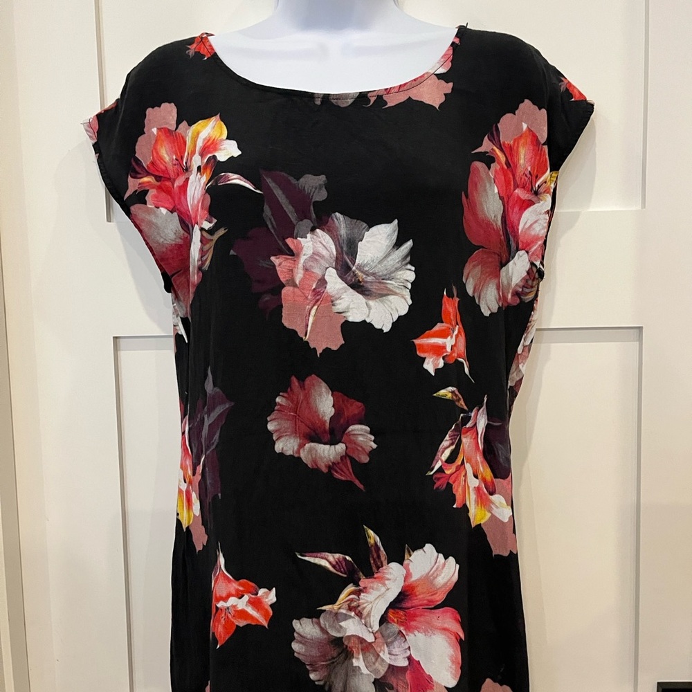 Floral Print Mini Dress - Black and Red